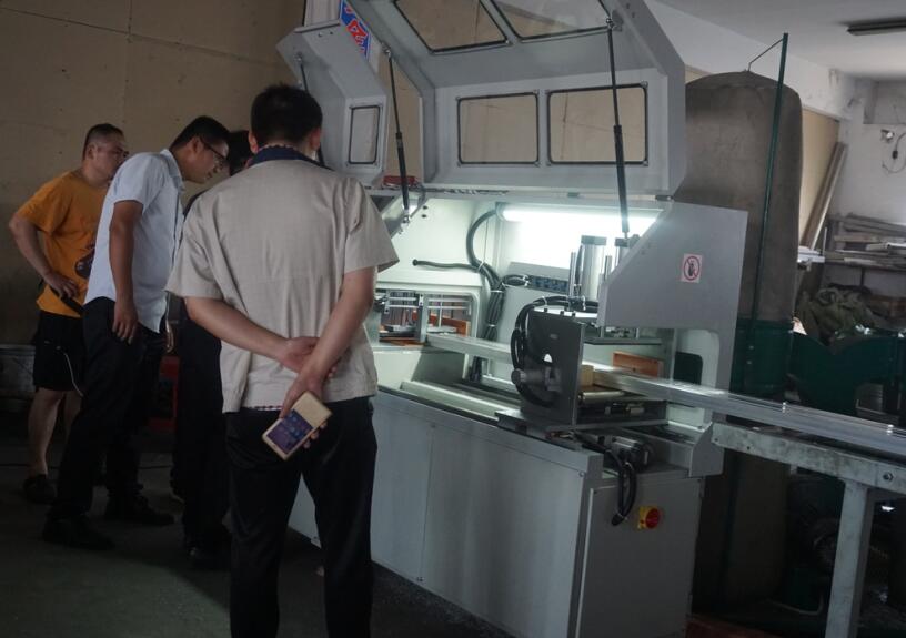 生産車間-鄧氏精密機械